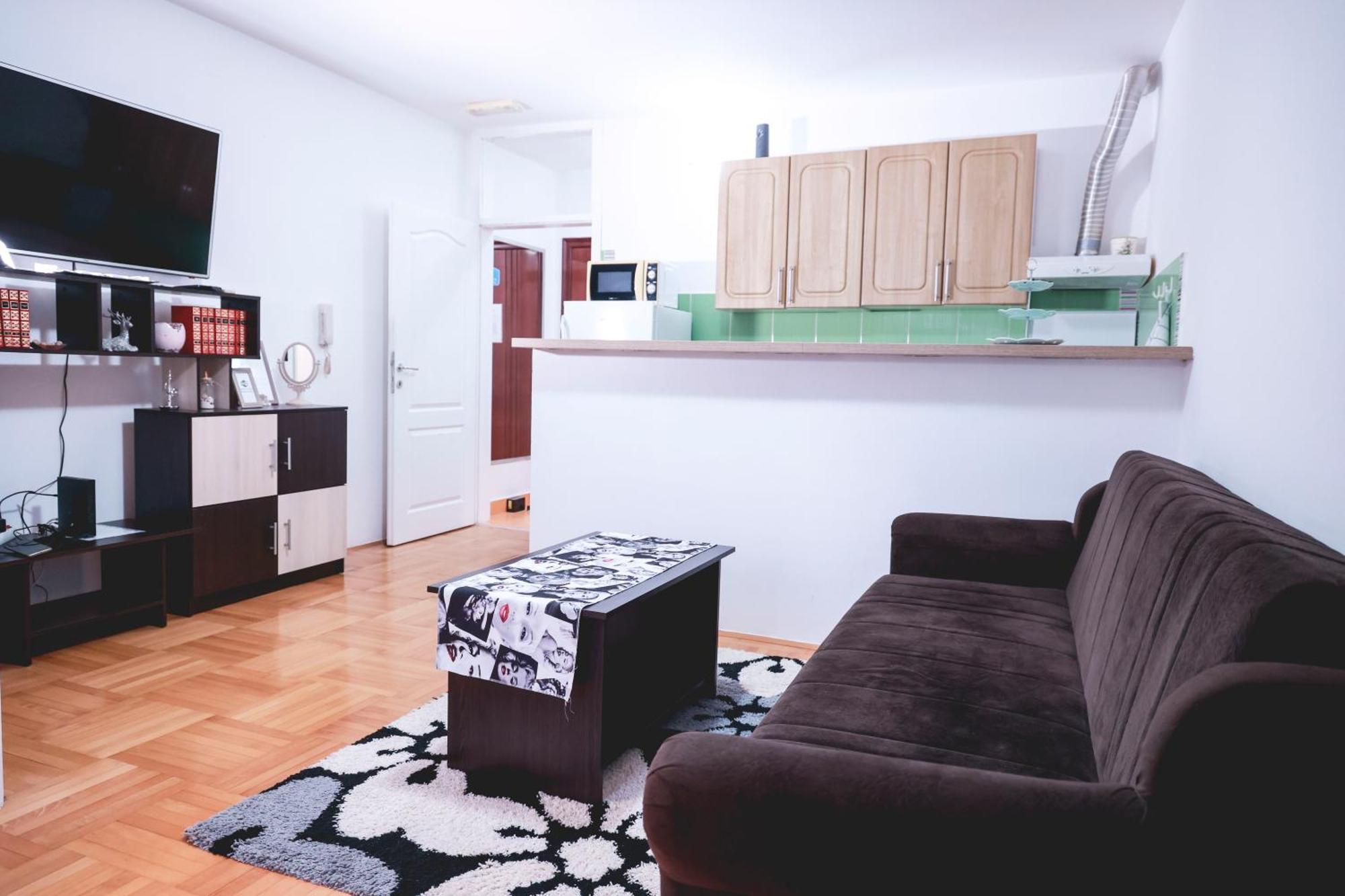 Lucasa Apartment Subotica Bagian luar foto